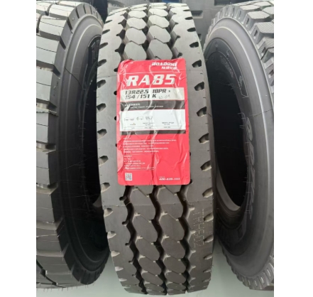 陆通品牌的重型卡车轮胎